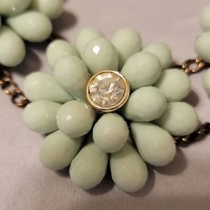 Floral design necklace green